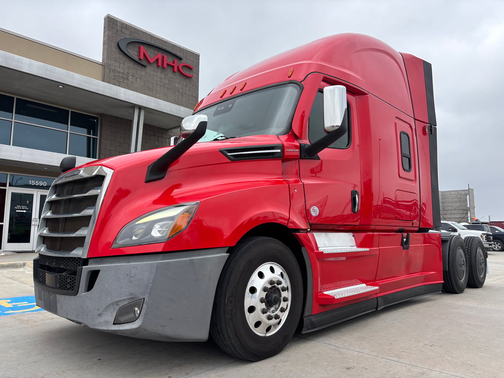 2023 Freightliner Cascadia in Omaha, NE — photo 2