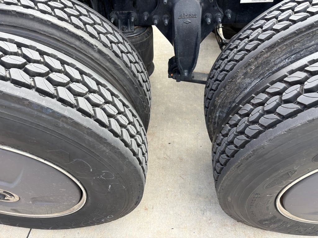 2023 Freightliner Cascadia in Omaha, NE — photo 4