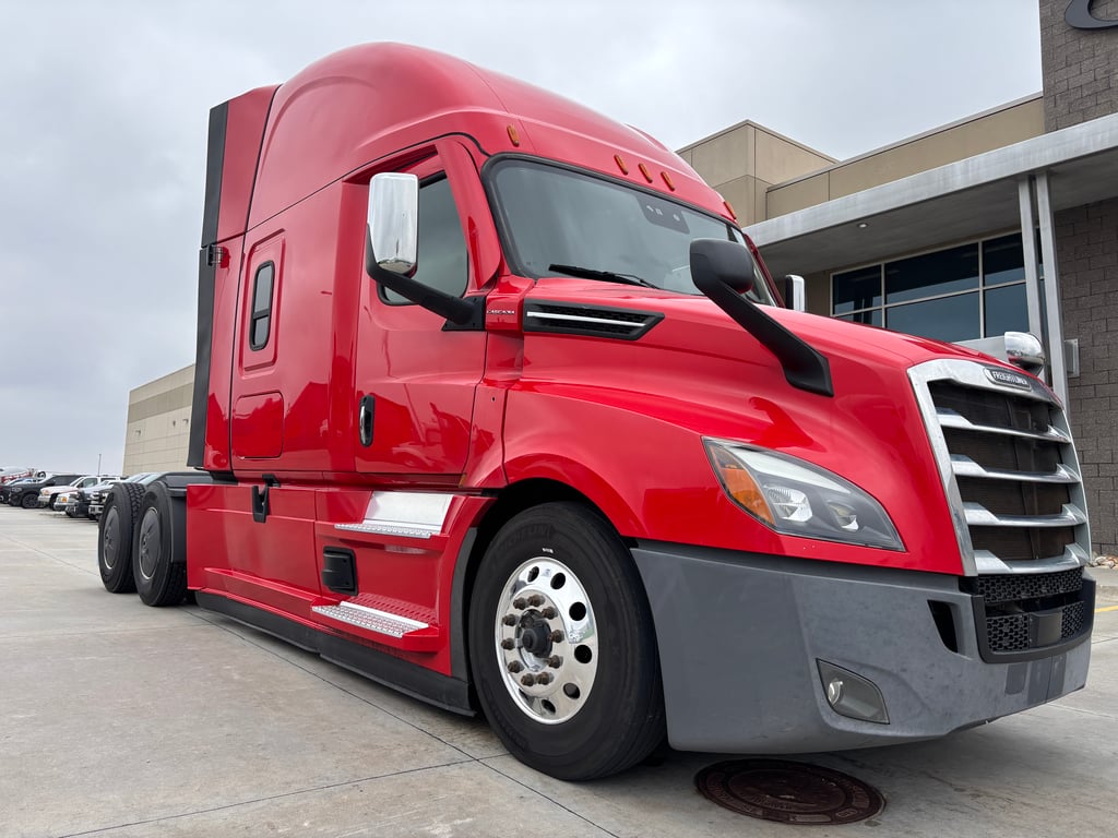 2023 Freightliner Cascadia in Omaha, NE