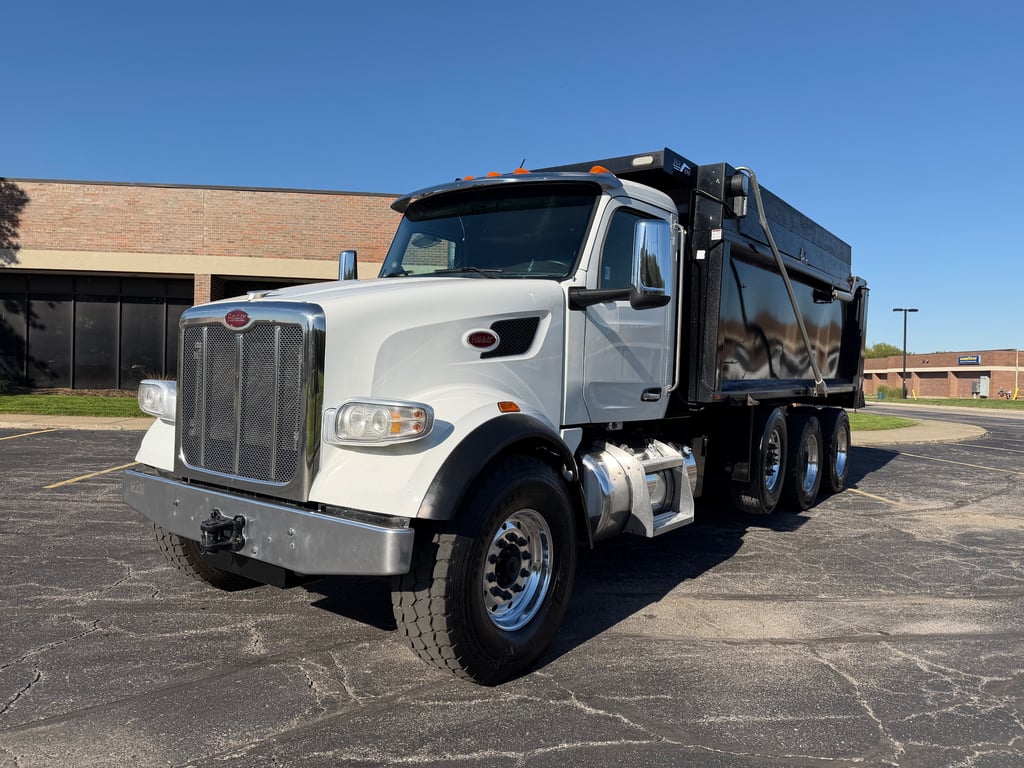 2023 Peterbilt 567 in Kansas City, MO — photo 2