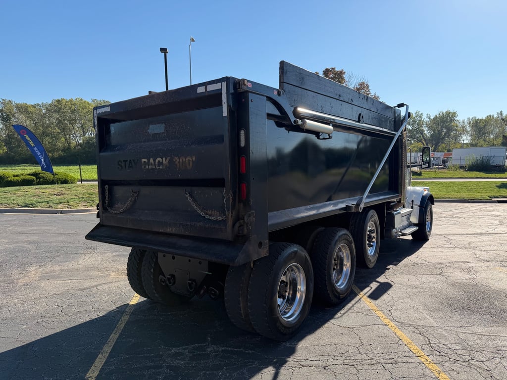 2023 Peterbilt 567 in Kansas City, MO — photo 7