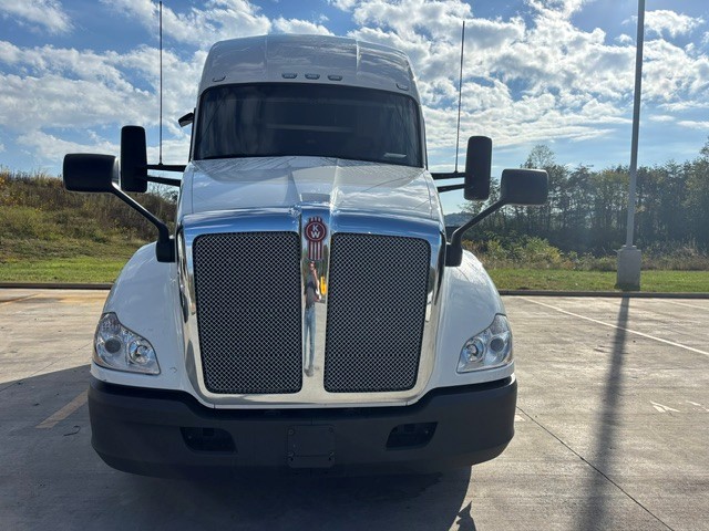 2021 Kenworth T680 in Knoxville, TN — photo 3