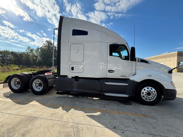 2021 Kenworth T680 in Knoxville, TN — photo 4