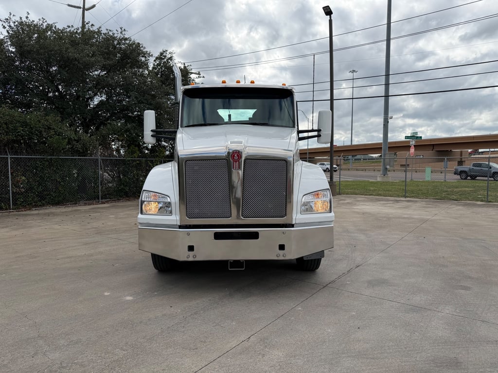 2024 Kenworth T880 in Fort Worth, TX — photo 8