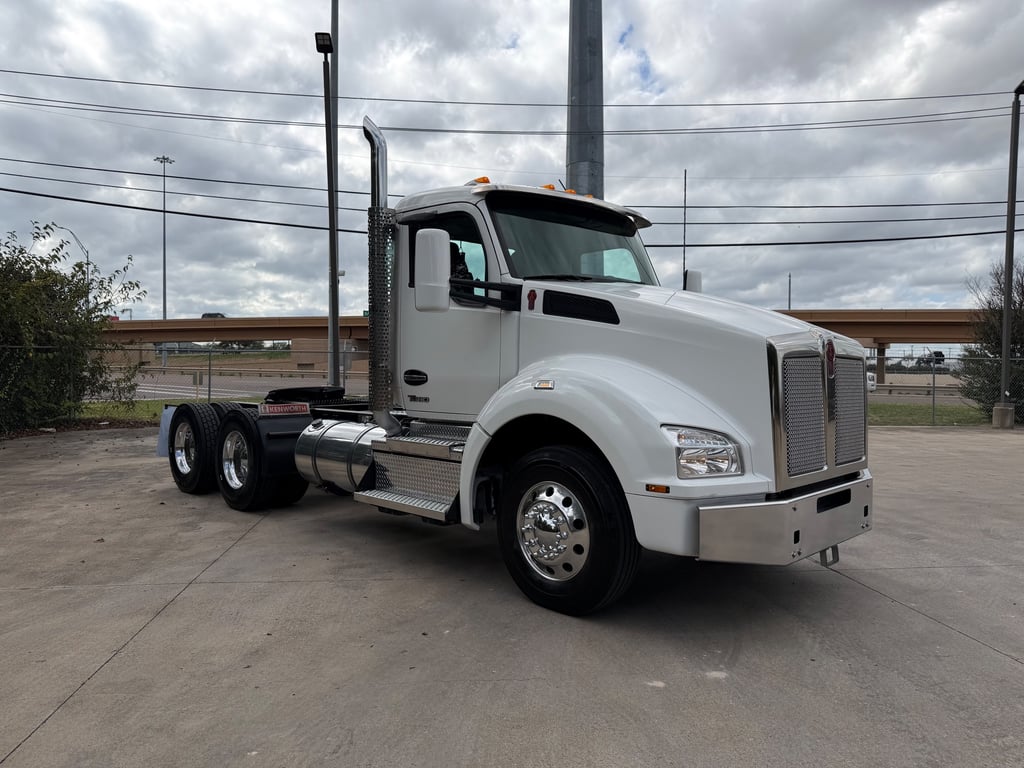 2024 Kenworth T880 in Fort Worth, TX