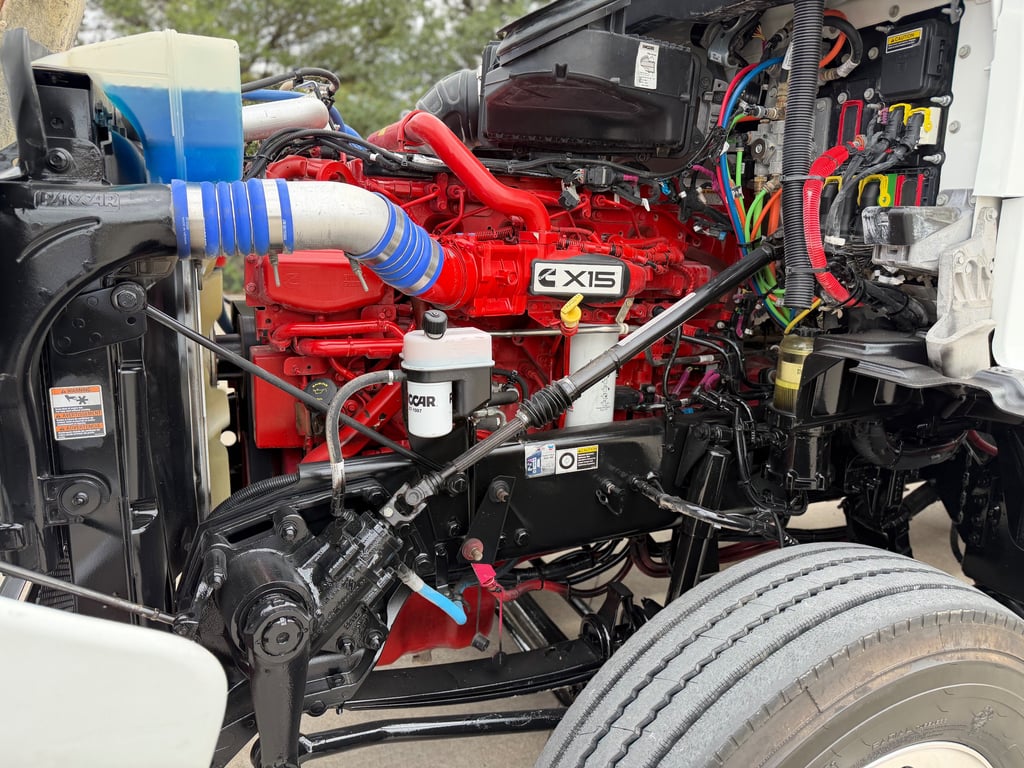 2024 Kenworth T880 in Fort Worth, TX — photo 6