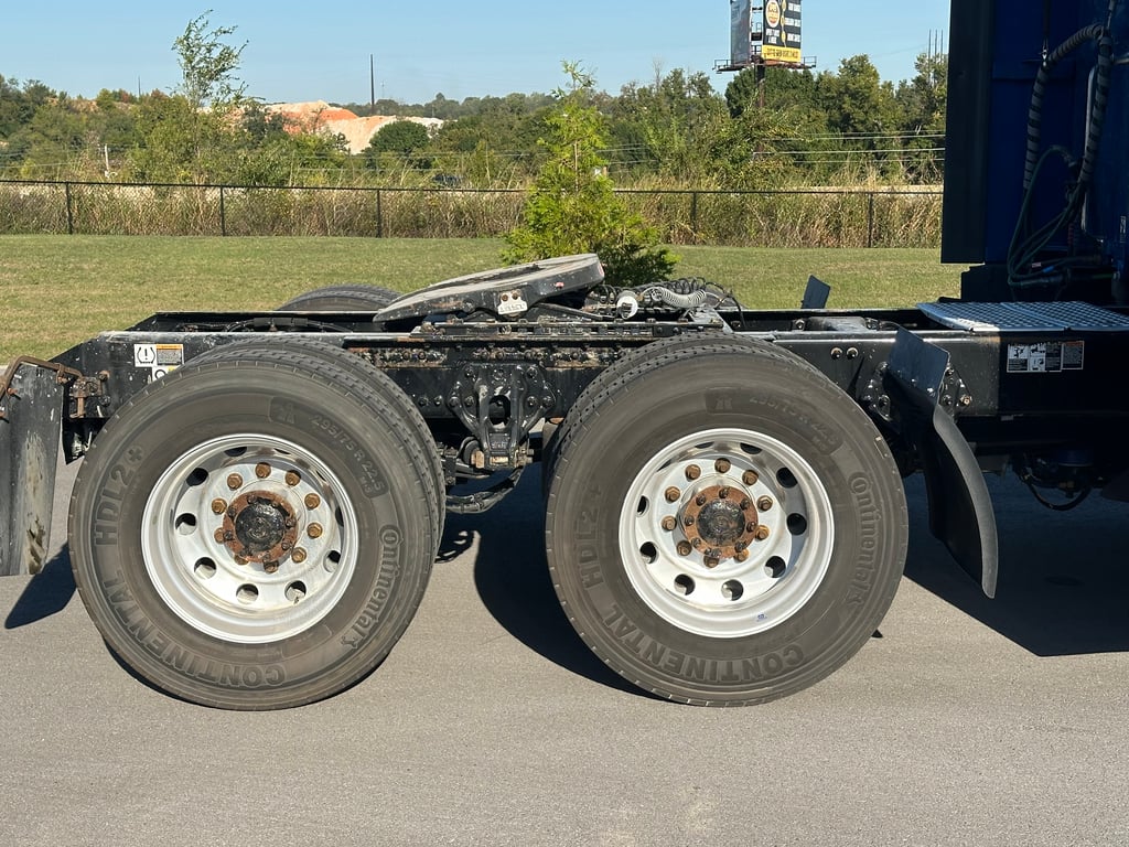 2023 Kenworth T680 in Springdale, AR — photo 4