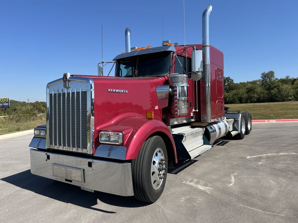 2024 Kenworth W900 in Springdale, AR
