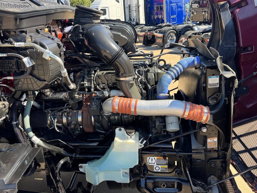 2023 Peterbilt 579 in Dallas, TX — photo 7