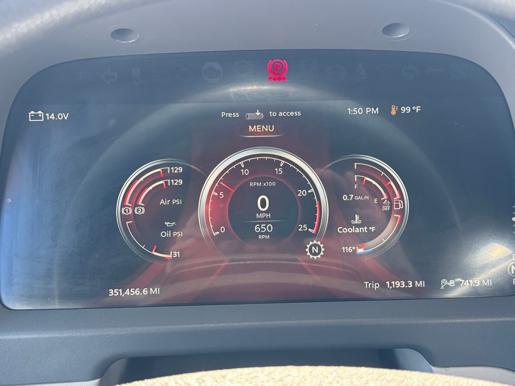 2023 Peterbilt 579 in Dallas, TX — photo 3