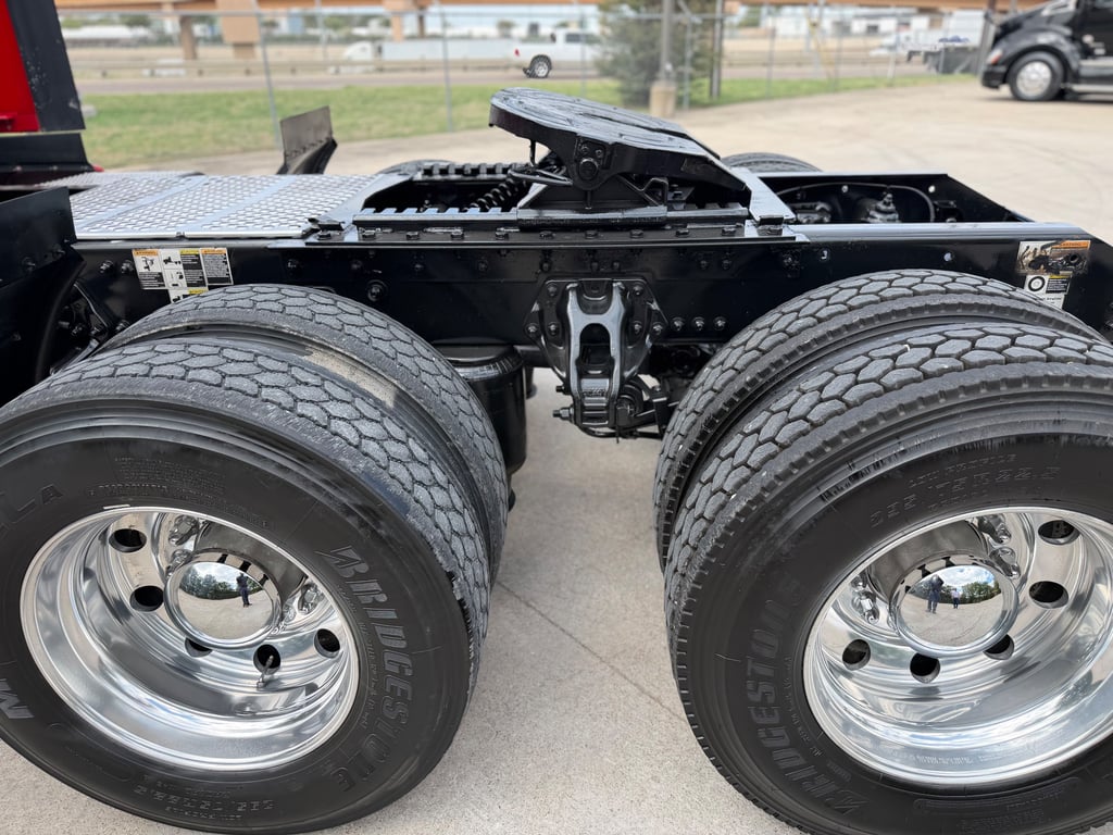 2022 Kenworth T680 in Fort Worth, TX — photo 4