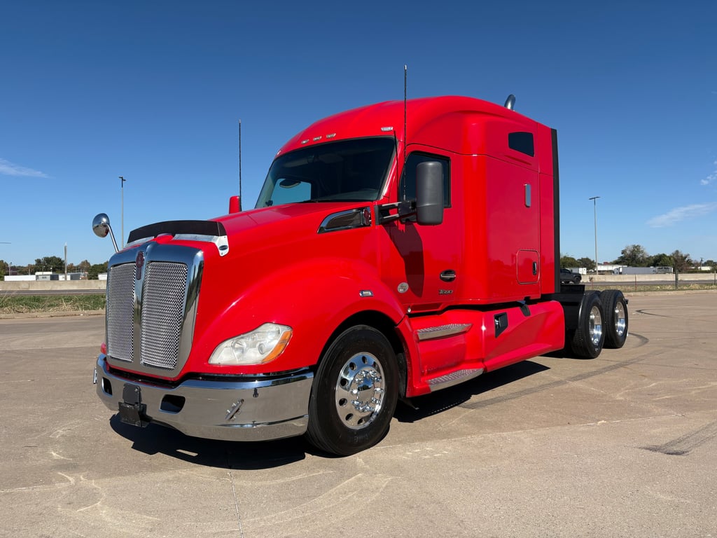 2022 Kenworth T680 in Oklahoma City, OK — photo 6
