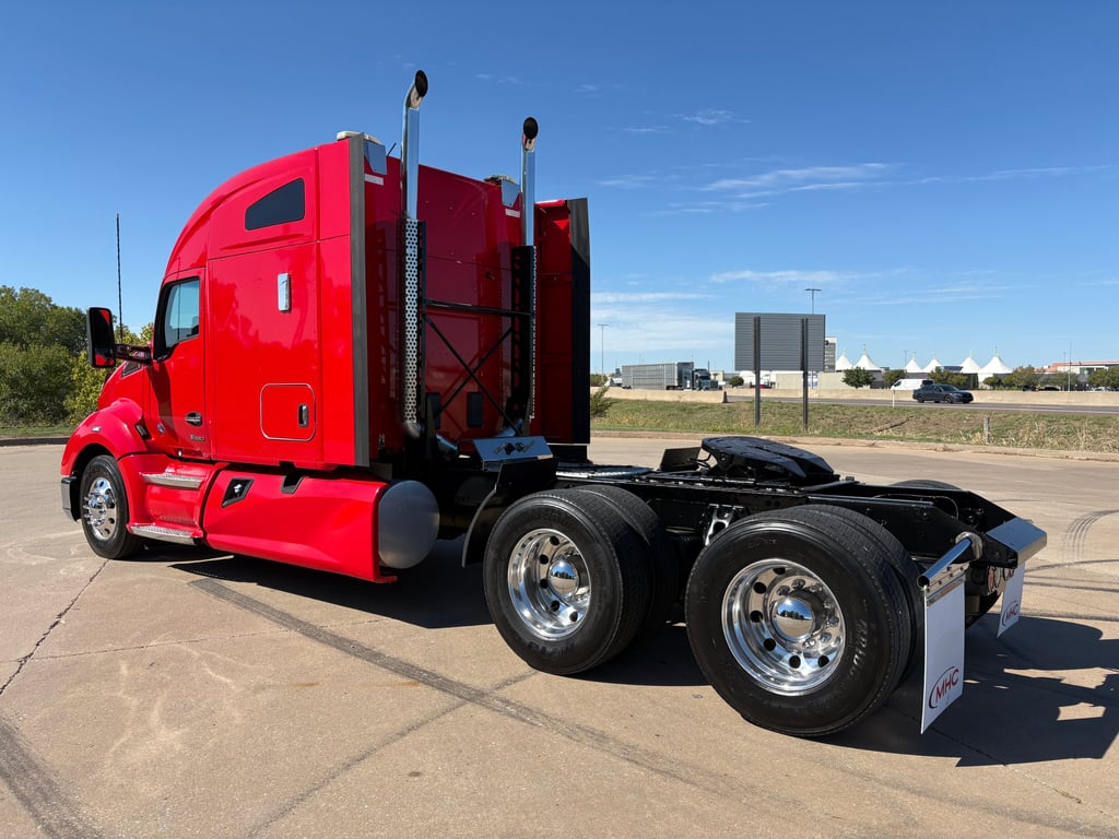 2022 Kenworth T680 in Oklahoma City, OK — photo 8