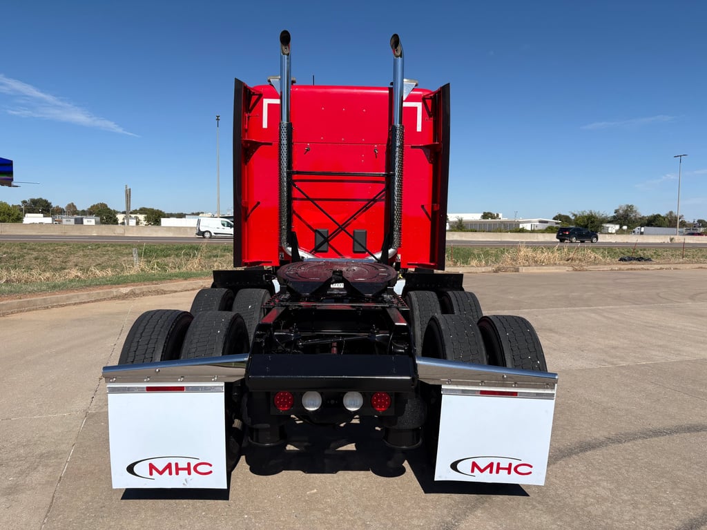 2022 Kenworth T680 in Oklahoma City, OK — photo 4