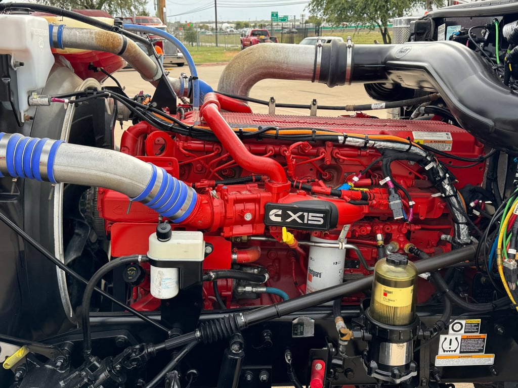 2024 Peterbilt 389 in Dallas, TX — photo 6