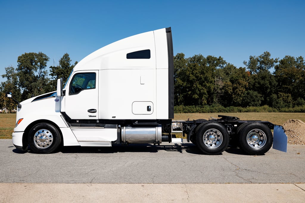 2024 Kenworth T680 in Little Rock, AR — photo 2