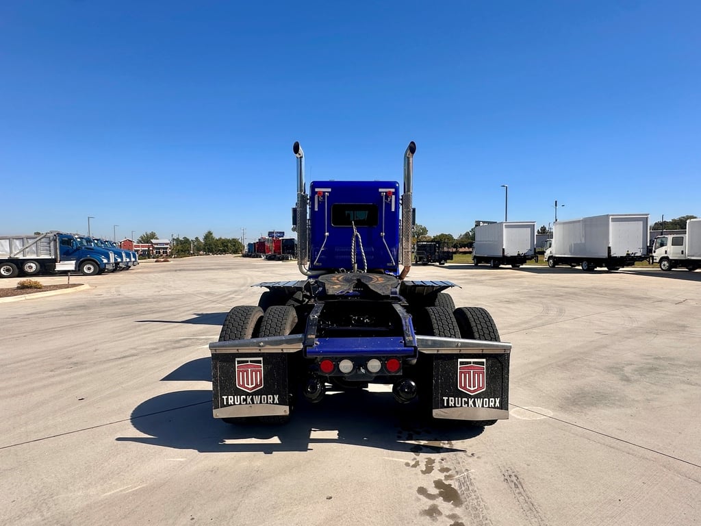 2021 Kenworth W900 in Charlotte — photo 6