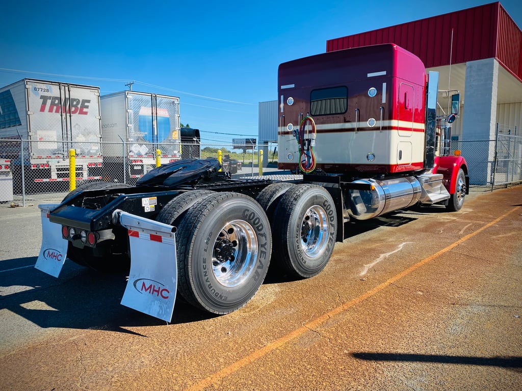 2027 Kenworth W900 in Concord, NC — photo 5