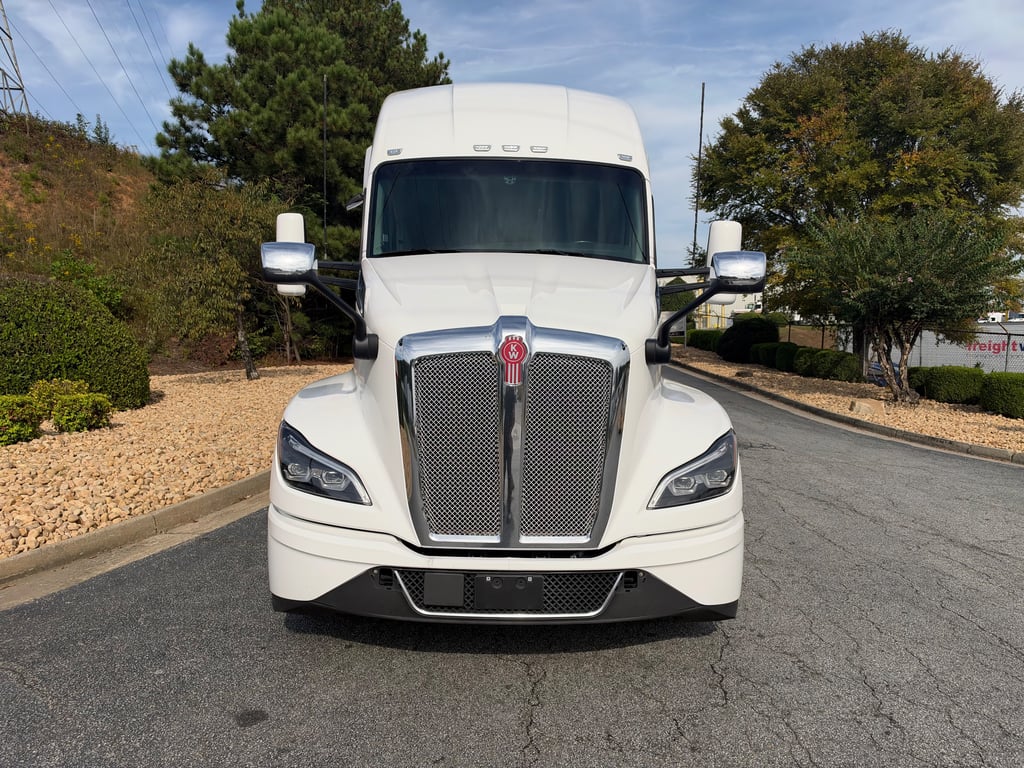 2023 Kenworth T680 in Atlanta — photo 7