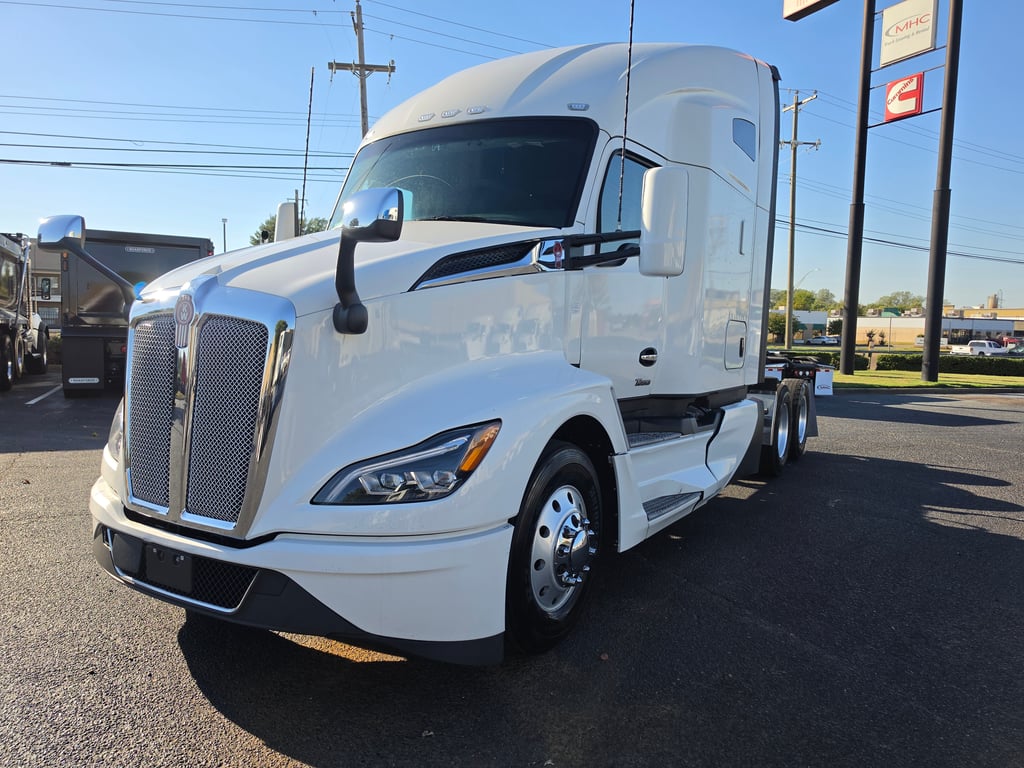 2023 Kenworth T680 in Memphis, TN — photo 2