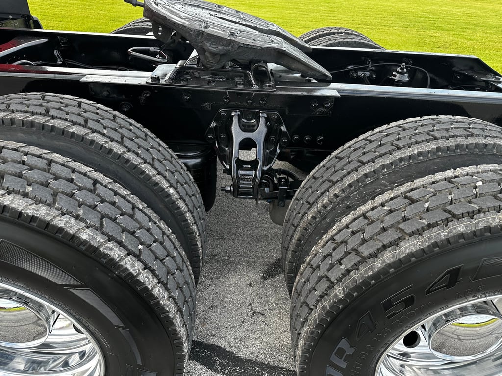 2022 Kenworth T680 in Joplin, MO — photo 8
