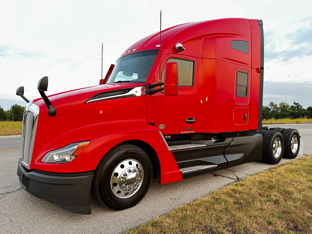 2023 Kenworth T680 in Joplin, MO — photo 6