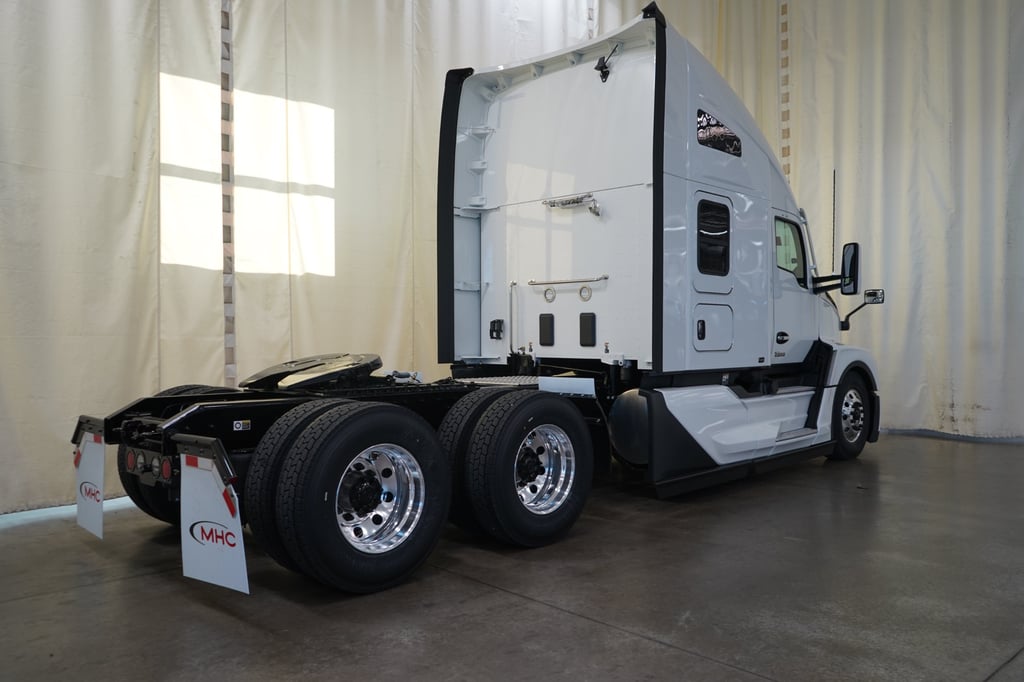 2027 Kenworth T680 in El Paso, TX — photo 4