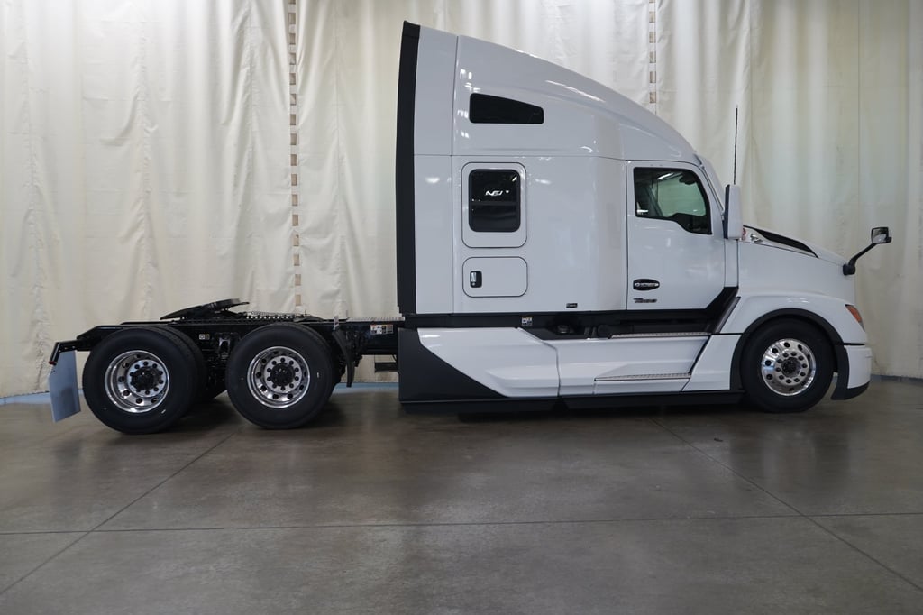 2027 Kenworth T680 in El Paso, TX — photo 6
