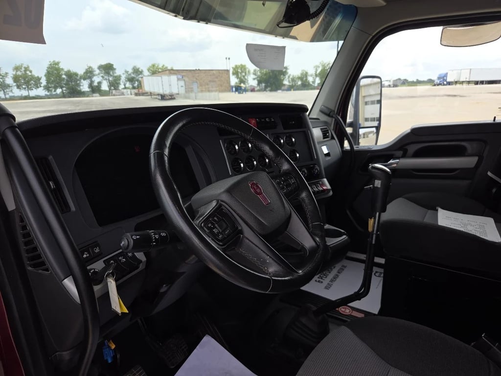 2024 Kenworth W990 — photo 2