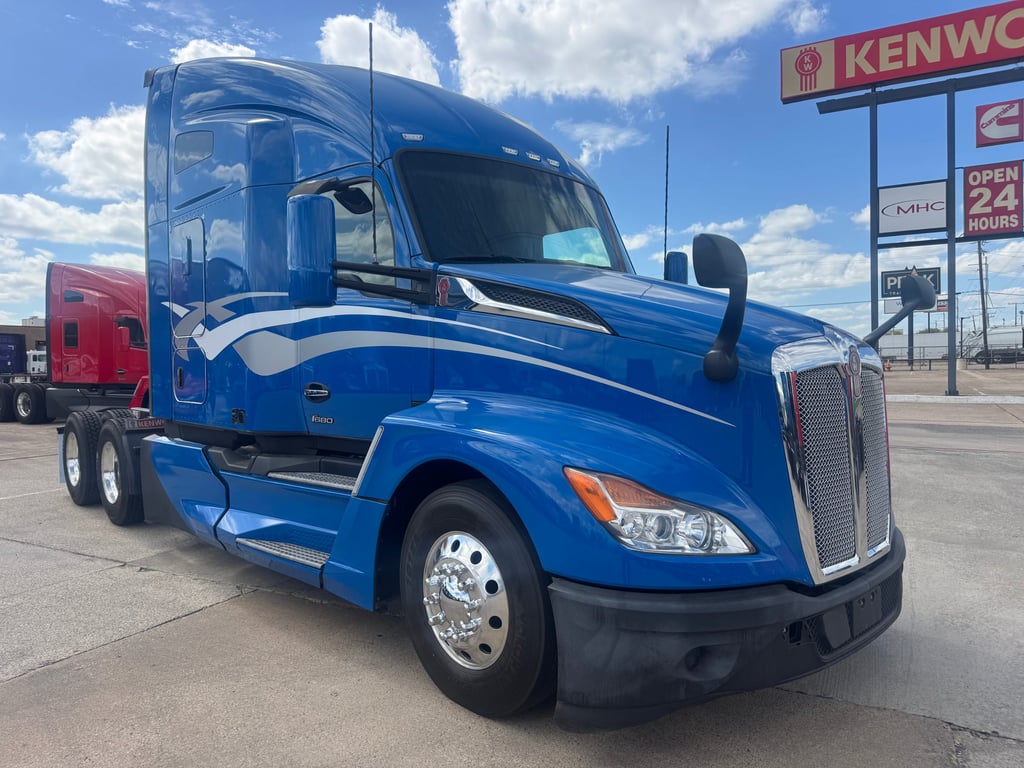 2023 Kenworth T680 in Dallas, TX