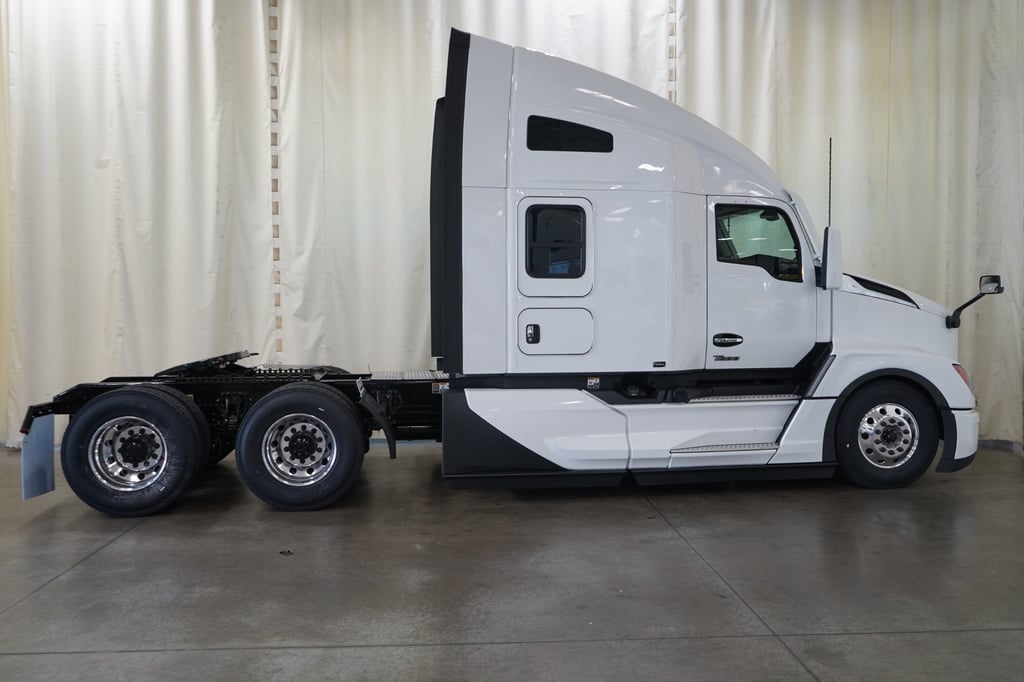 2027 Kenworth T680 in Oklahoma City, OK — photo 6