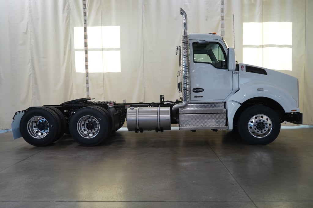 2027 Kenworth T880 in Oklahoma City, OK — photo 6