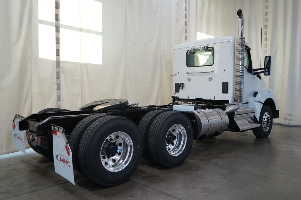 2027 Kenworth T880 in Oklahoma City, OK — photo 4