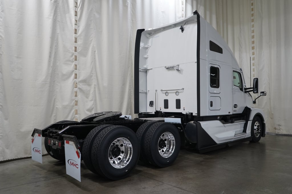 2027 Kenworth T680 in Denver, CO — photo 4