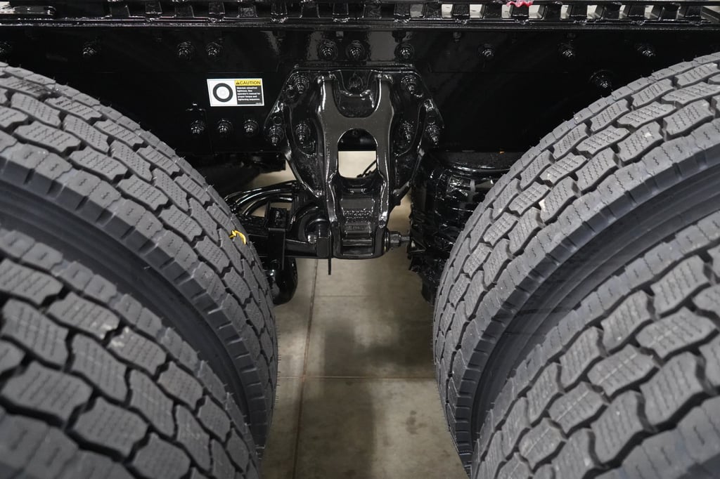 2027 Kenworth T680 in Denver, CO — photo 3