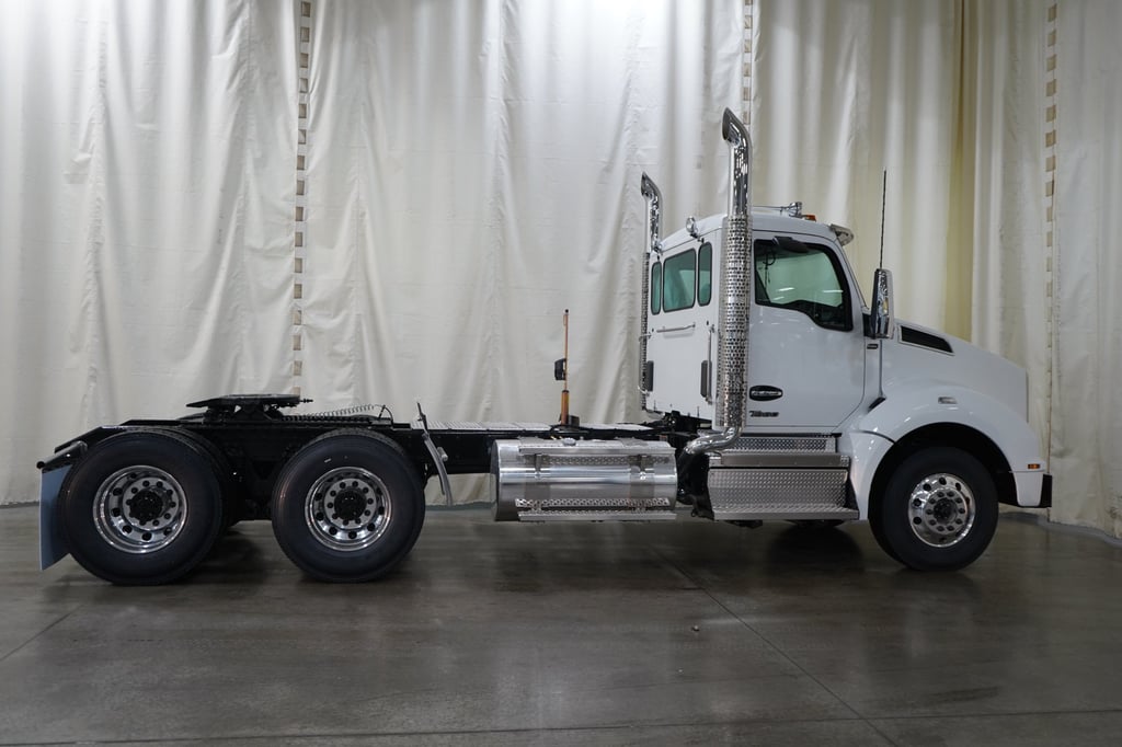 2027 Kenworth T880 in Tulsa, OK — photo 6