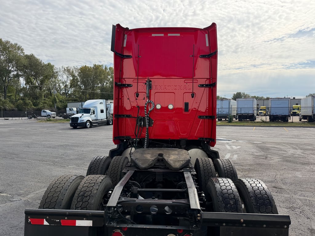 2020 International LT in Kansas City, MO — photo 8