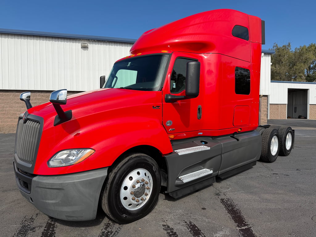 2020 International LT in Kansas City, MO — photo 2