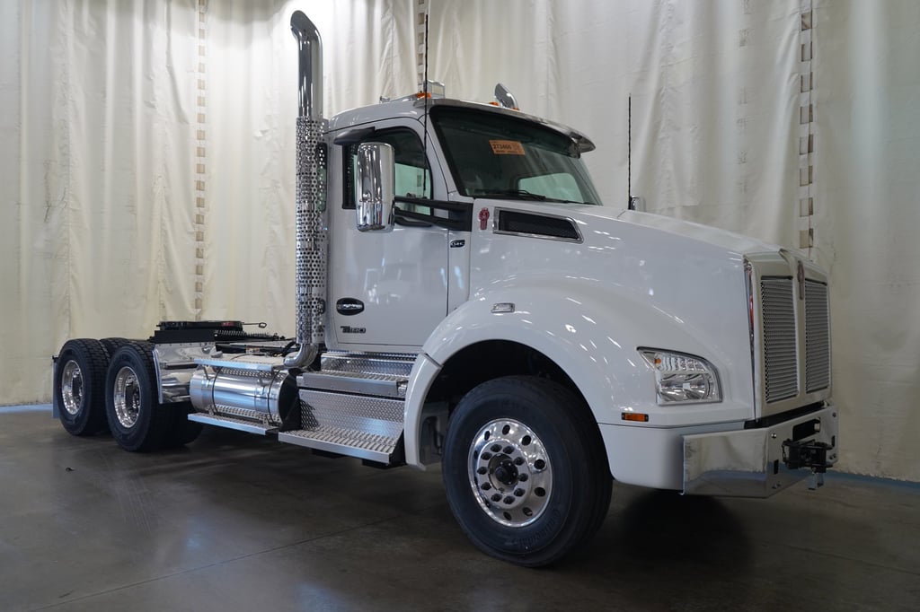 2027 Kenworth T880 in Little Rock, AR