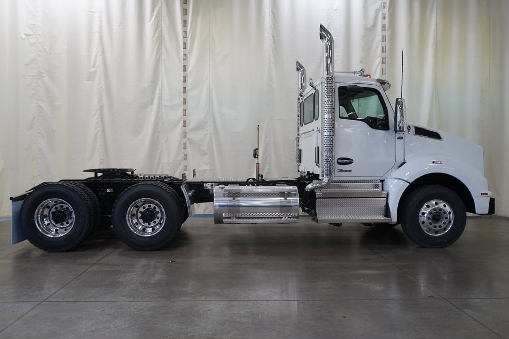 2027 Kenworth T880 in Little Rock, AR — photo 6