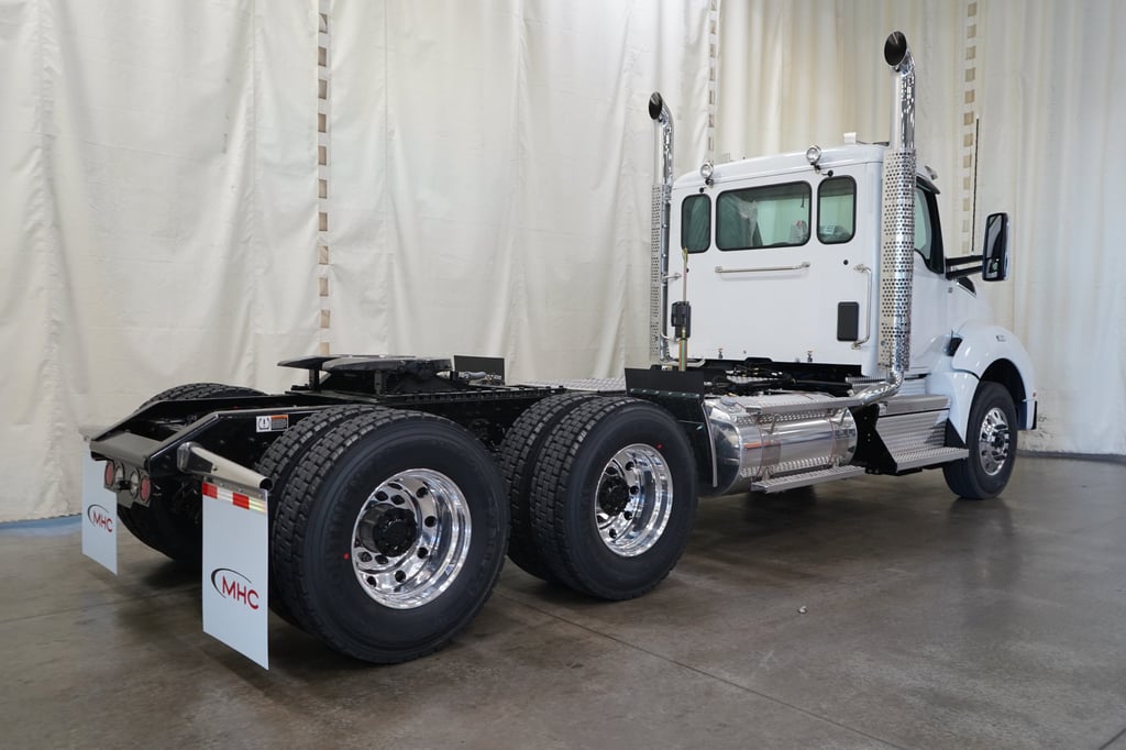 2027 Kenworth T880 in Little Rock, AR — photo 4