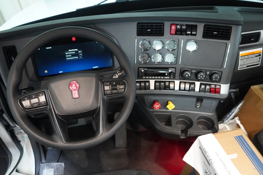 2027 Kenworth T880 in Wichita Falls, TX — photo 2