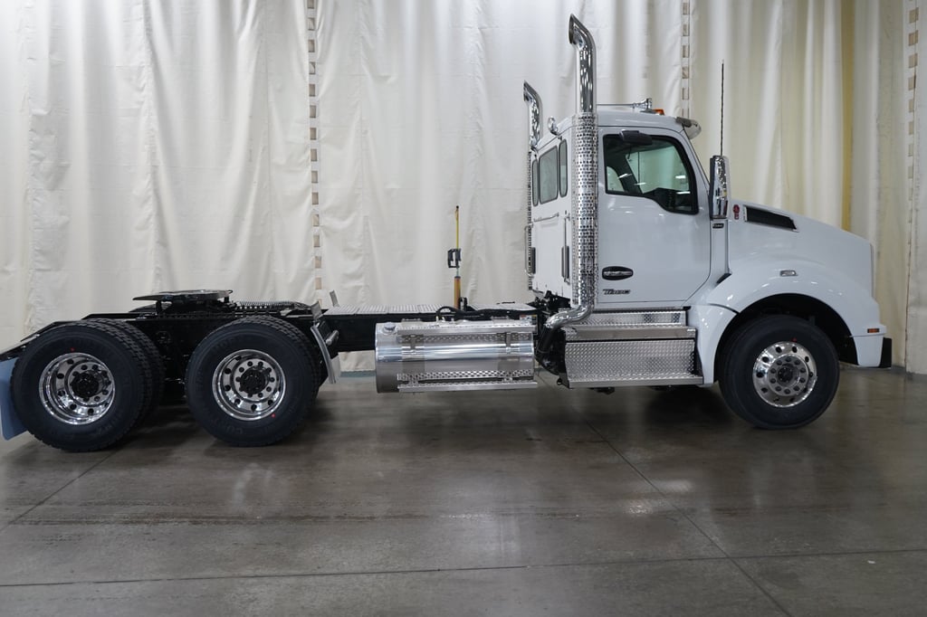 2027 Kenworth T880 in Wichita Falls, TX — photo 6