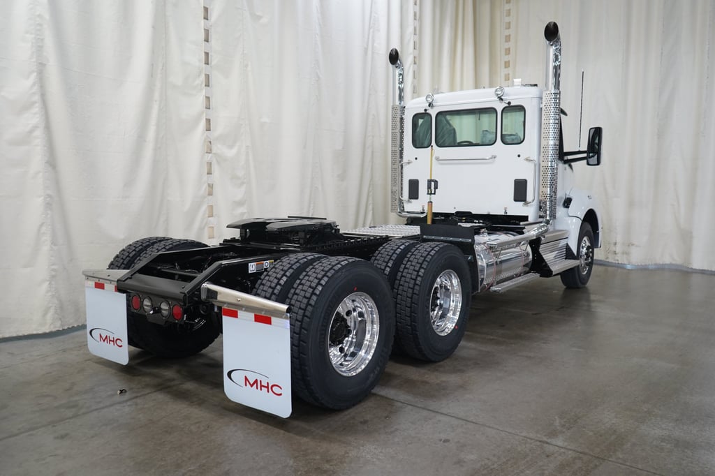 2027 Kenworth T880 in Wichita Falls, TX — photo 4