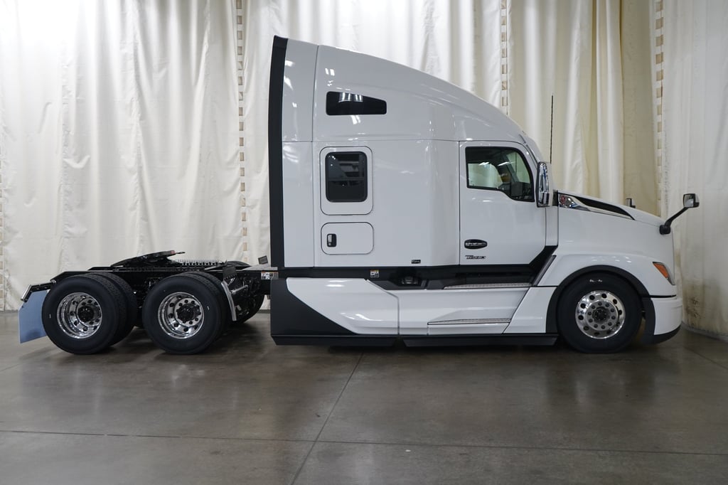 New 2027 KENWORTH T680 | MHC Truck Sales - 0635230