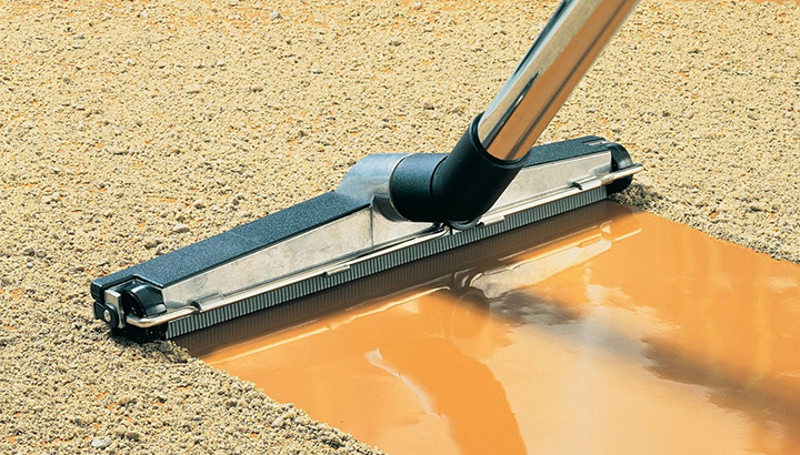 Industrial vacuum cleaner