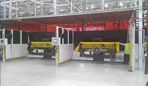 As coifas suspensas são recomendadas e instaladas acima do ponto onde se pretende promover a extração dos fumos de solda. Elas são recomendadas para operações de soldagem grandes peças. | Nederman