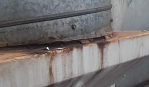 Frestas, conexões mal vedadas ou componentes danificados permitem a fuga de ar não filtrado. | Saiba mais | Nederman