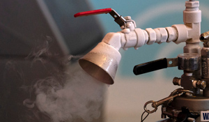 Nitrogênio | O nitrogênio também faz parte da nossa respiração com cerca de 78%. Na indústria é aplicado para conservar alimentos, tratar metais e tornar inerte ambientes das fábricas de produtos químicos.  | Saiba mais | Nederman