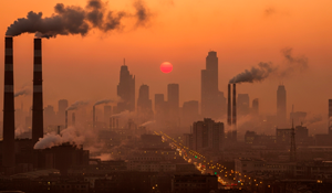 Além disso, a fumaça industrial acelera a degradação da qualidade do ar em áreas urbanas. | Saiba mais | Nederman